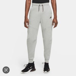 Nike Men's Tech Fleece Skinny Tapered Leg Grey Sweatpants Joggers